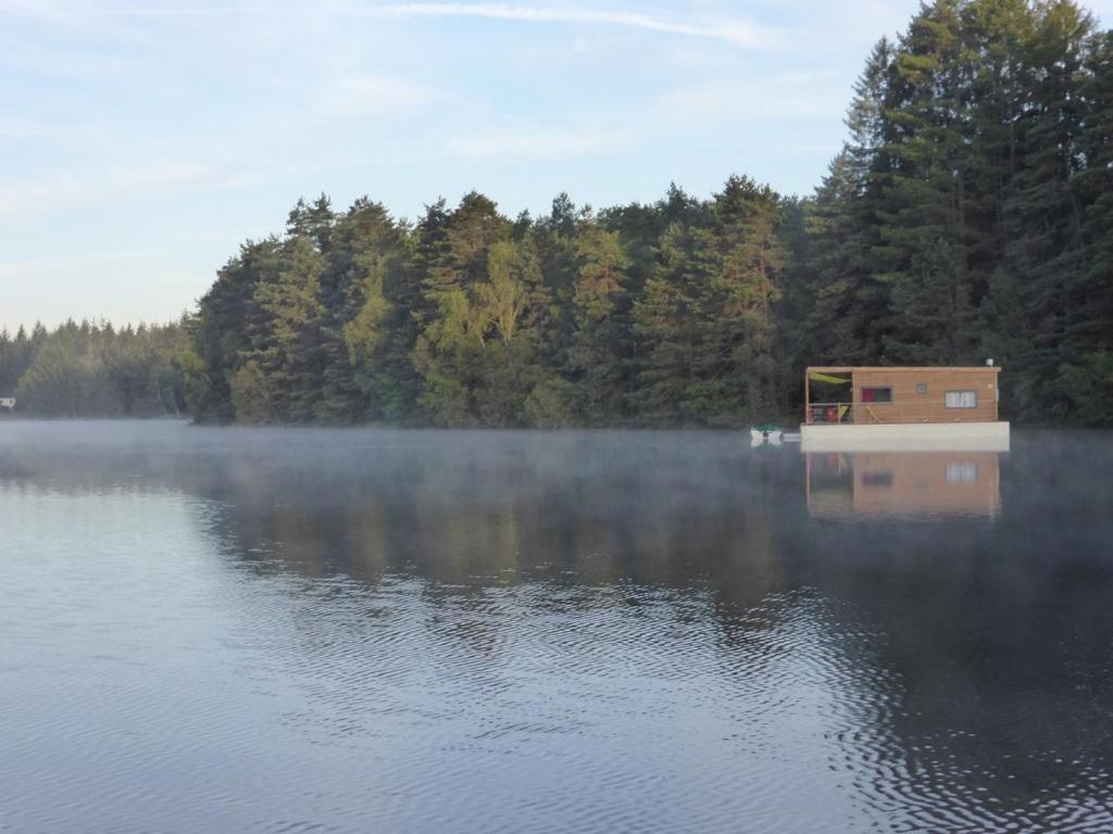 Domaine Des Etangs De Taysse Hotel Espagnac Bagian luar foto