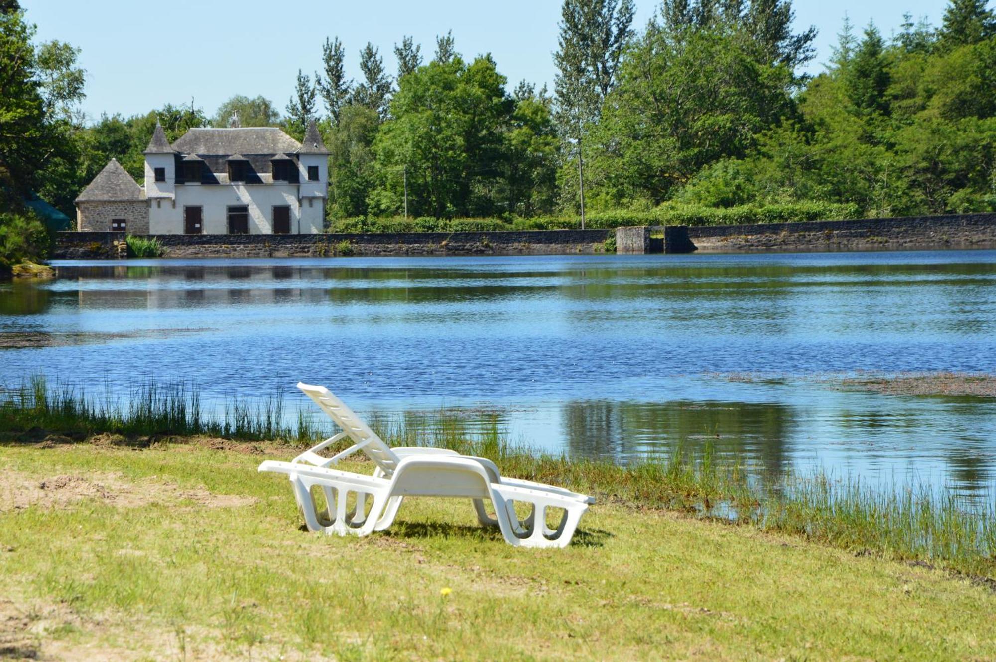 Domaine Des Etangs De Taysse Hotel Espagnac Bagian luar foto